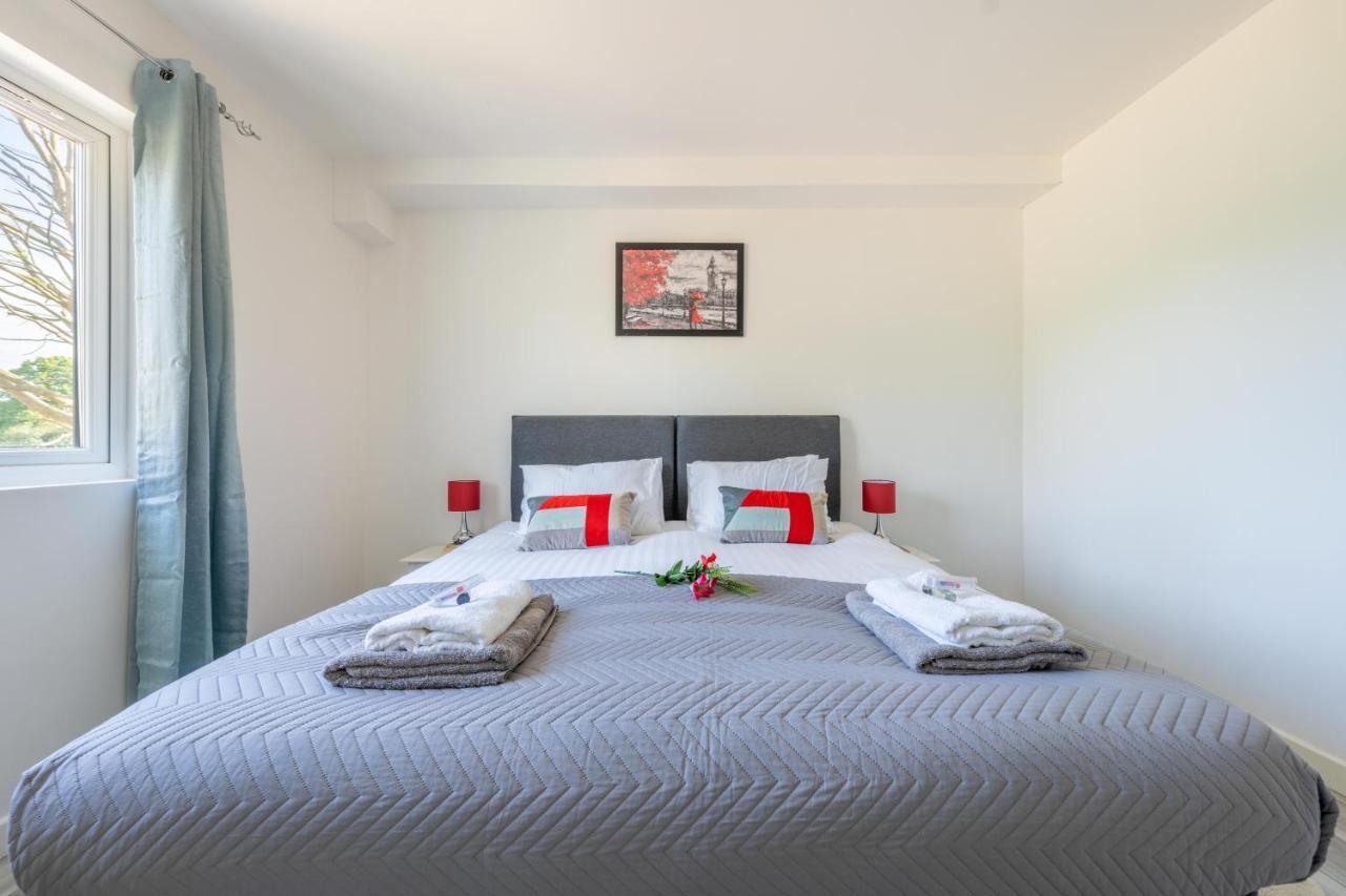 Ash View Place 3 -heathrow - Thorpe Park - Free Parking * Staines-upon-Thames